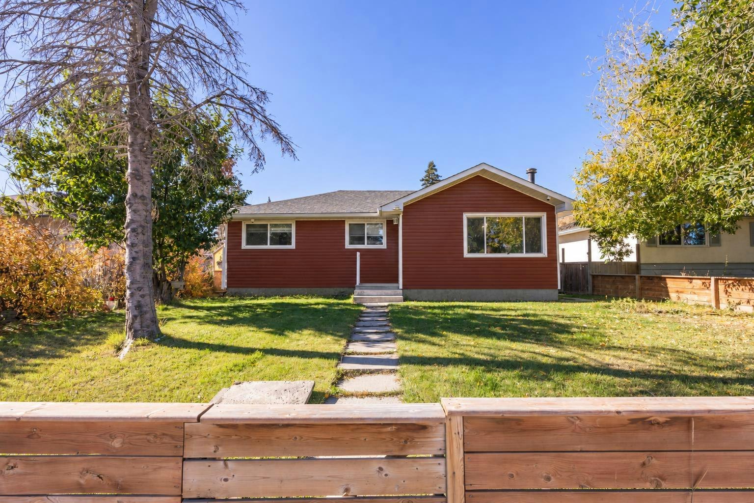 2035 47 Street SE, Calgary, AB, T2B 1L4