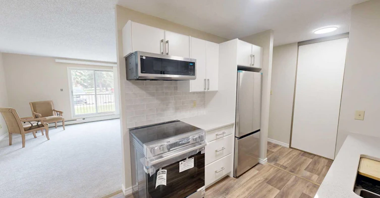 107-405 Columbia Boulevard W, Lethbridge, AB, T1K 5R8 - 5