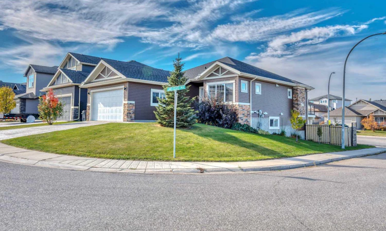 1 Lakes Estates Circle