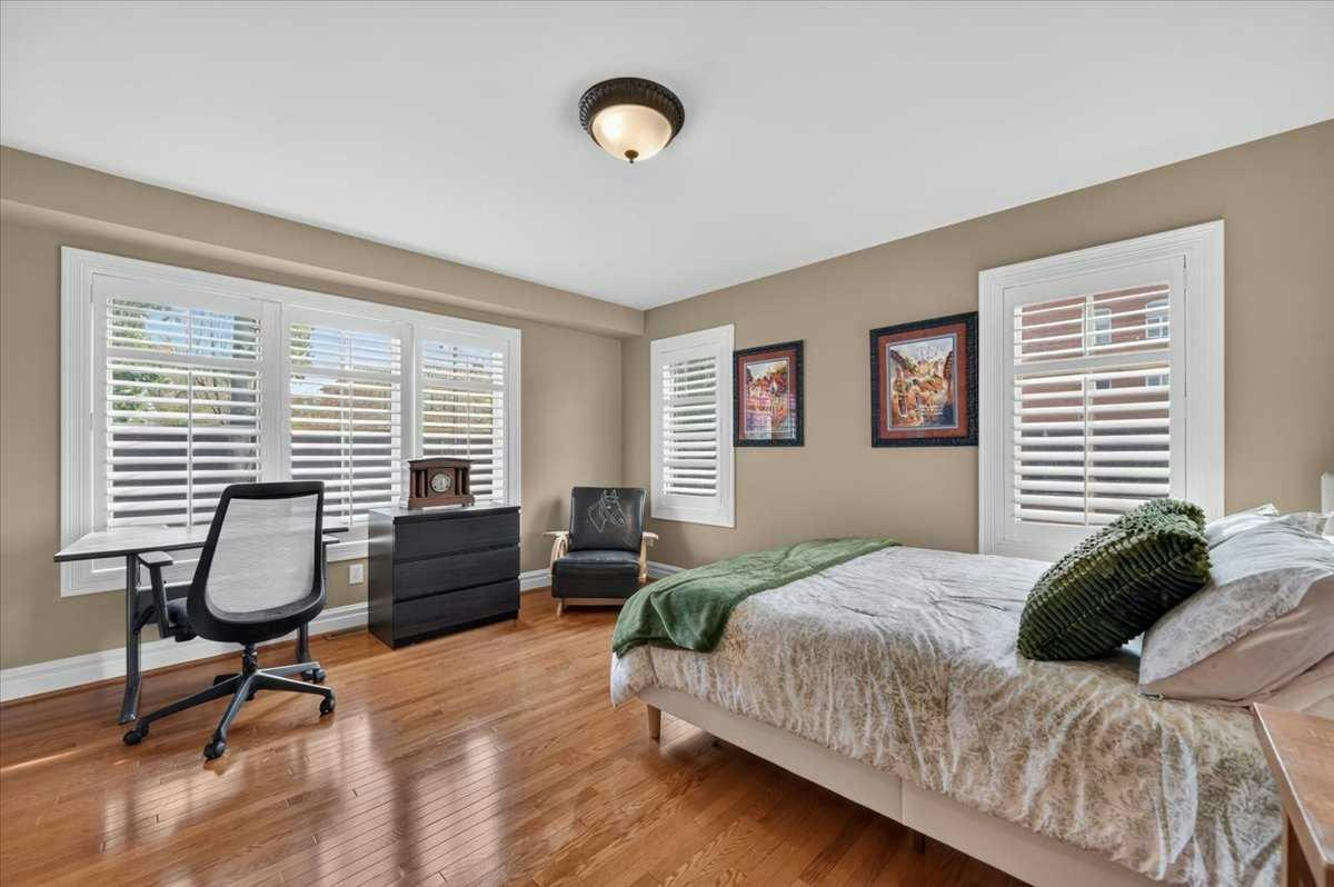 800 8 Street SE - 4
