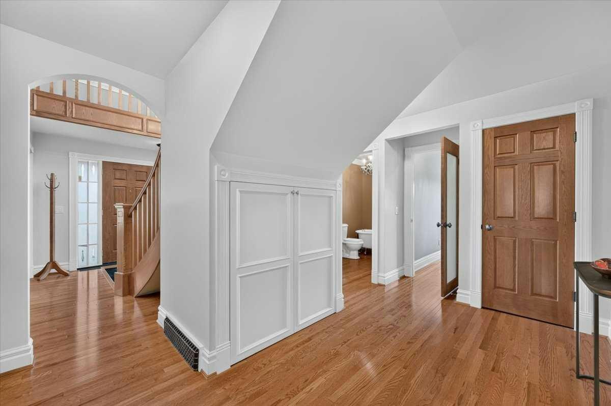 800 8 Street SE - 5