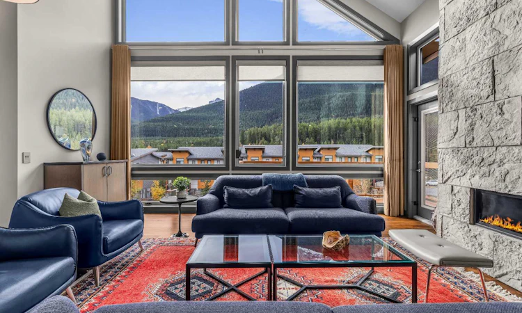 404-105 Stewart Creek Rise SW