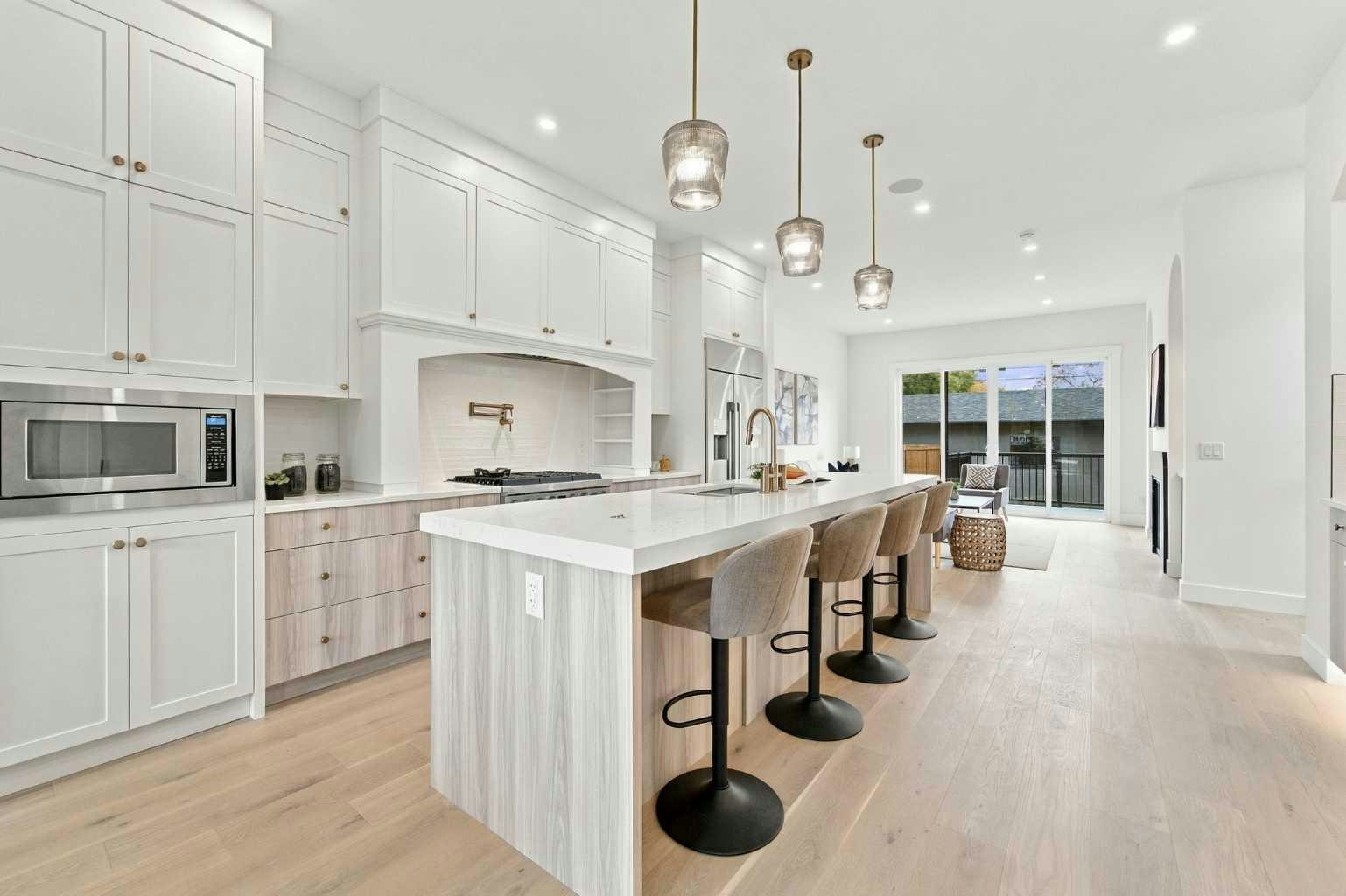 2300 6 Street NE, Calgary, AB, T2E 3Z1