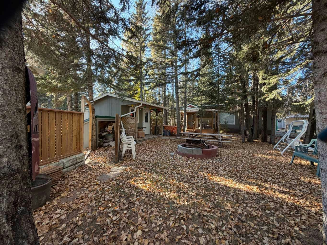 20 & 21-200 4 Avenue SW, Sundre, AB, T0M 1X0