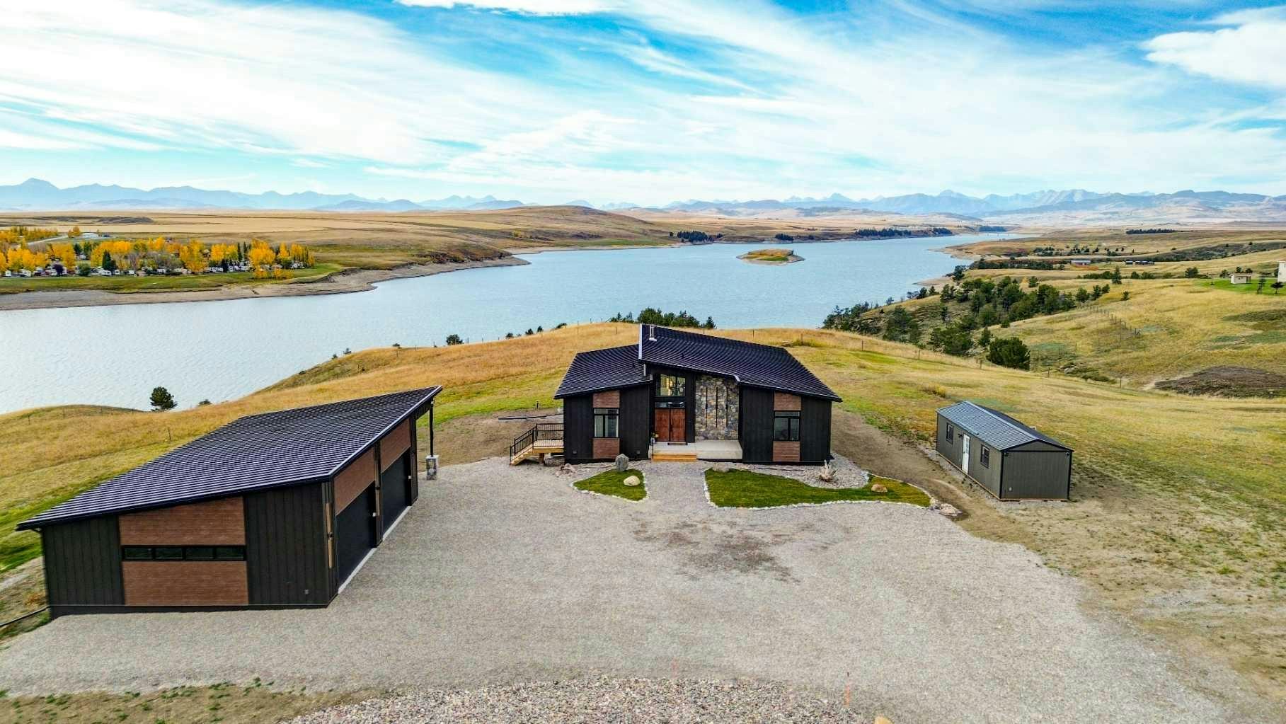 25 Lang Drive, Walking Plow Acres, Pincher Creek, AB, T0K 0P0