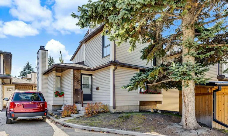 28-76 Cedardale Crescent SW