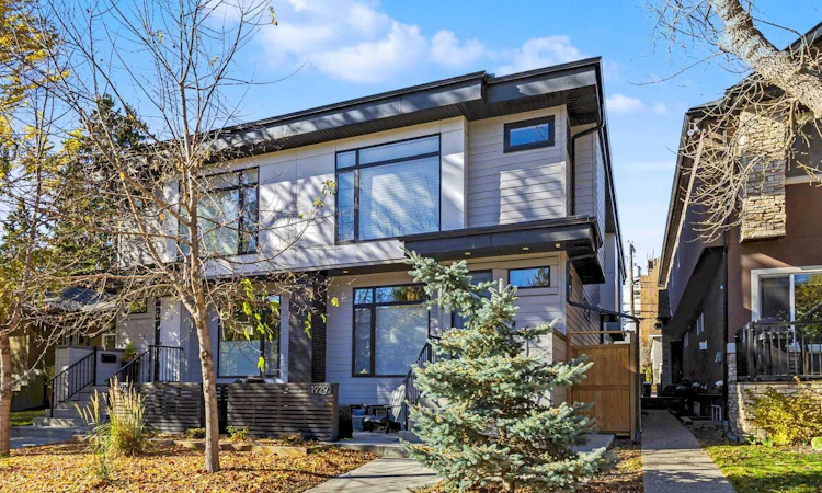 2-1929 36 Street SW