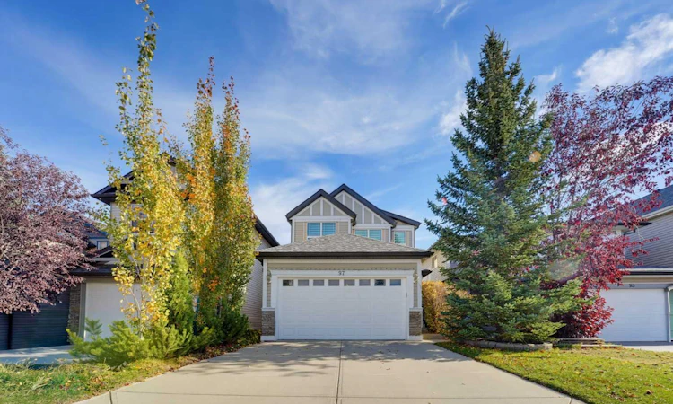 97 Panora Way NW