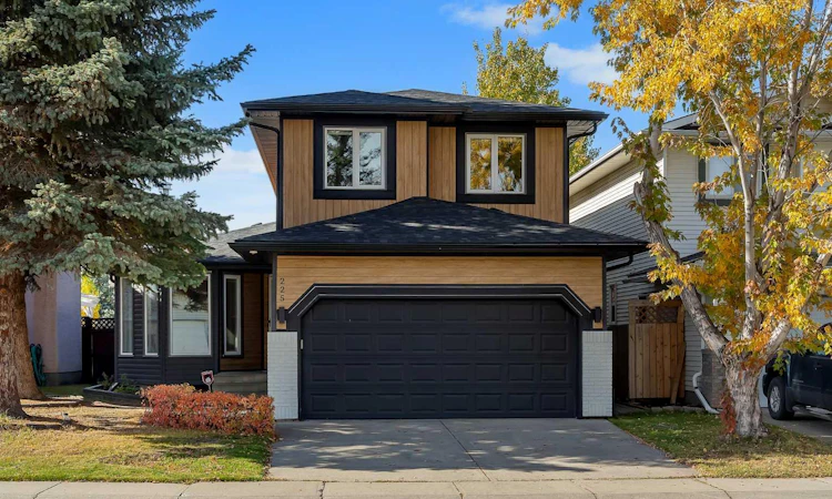 225 Riverwood Close SE