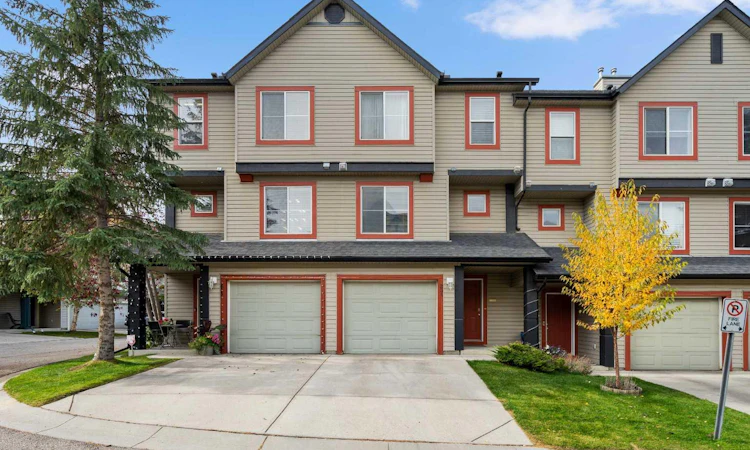 231 Copperfield Lane SE