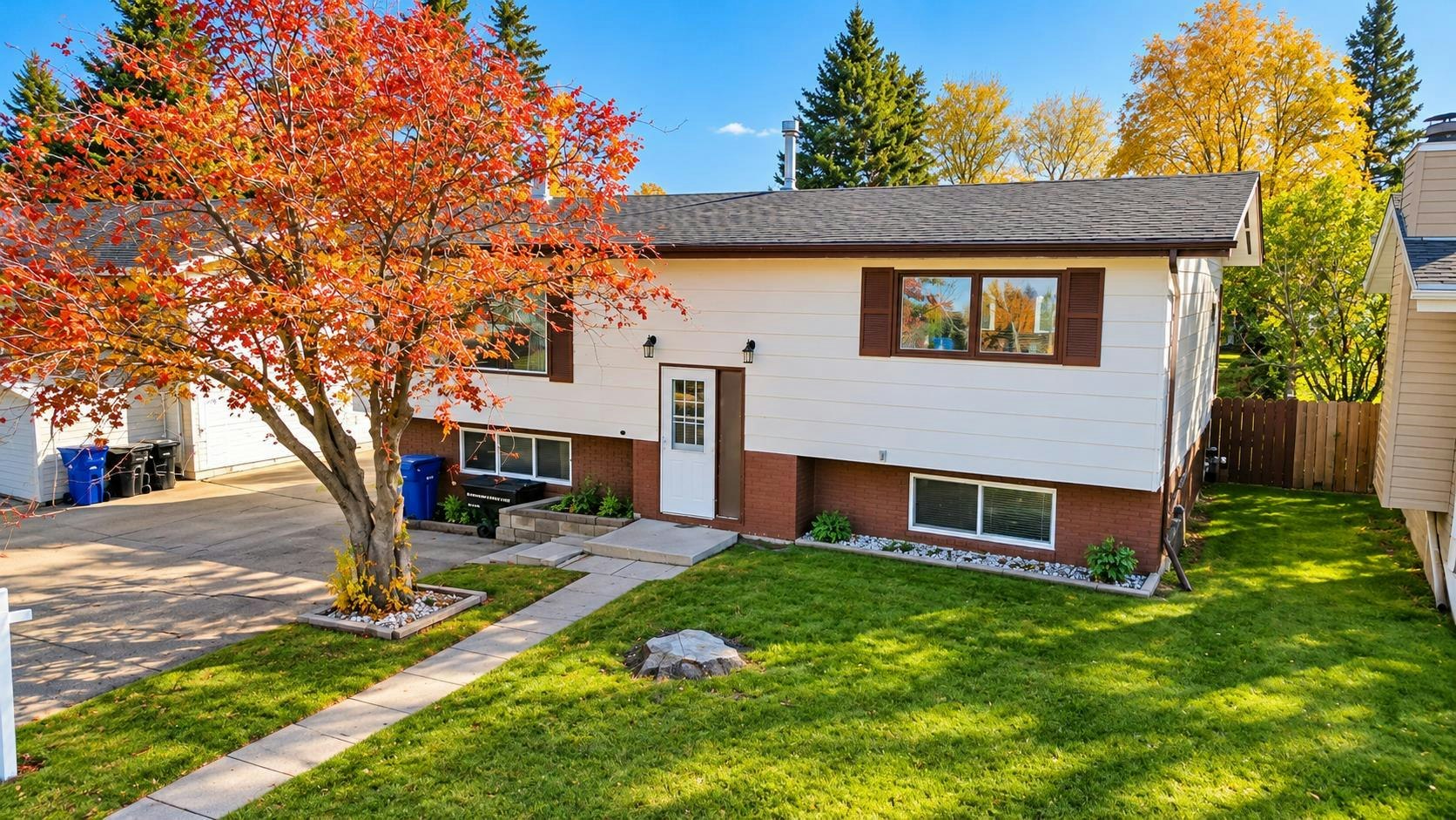 33 Valley Crescent, Lacombe, AB, T4L 1R9
