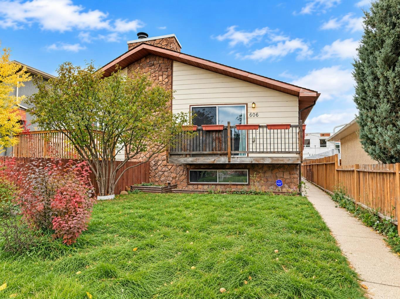 604 34 Avenue NE, Calgary, AB, T2E 2K2