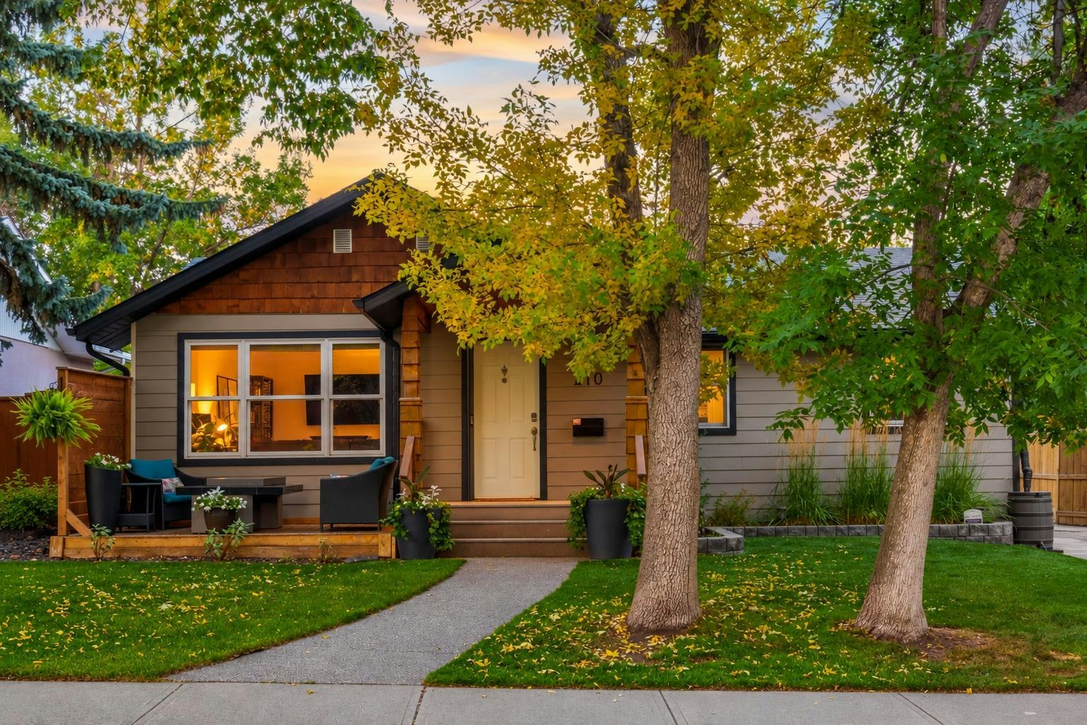 210 Windermere Road SW, Calgary, AB, T3C 3K8