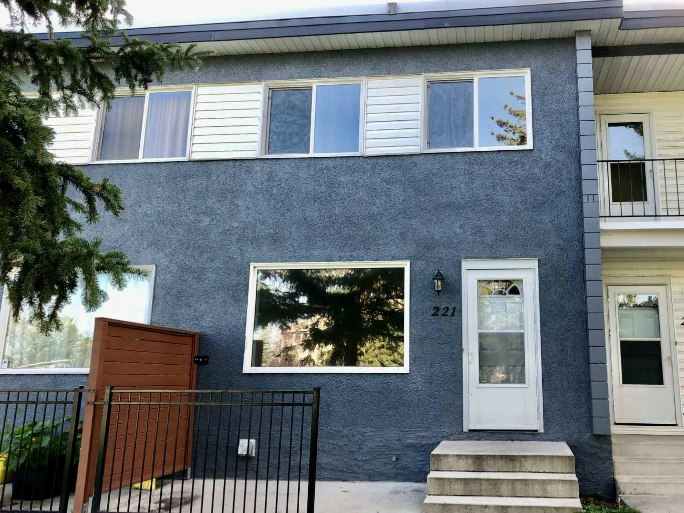 221-2211 19 Street NE, Calgary, AB, T2E 4Y5