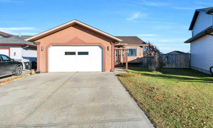 105 Pondside Crescent