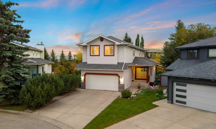 196 River Rock Crescent SE