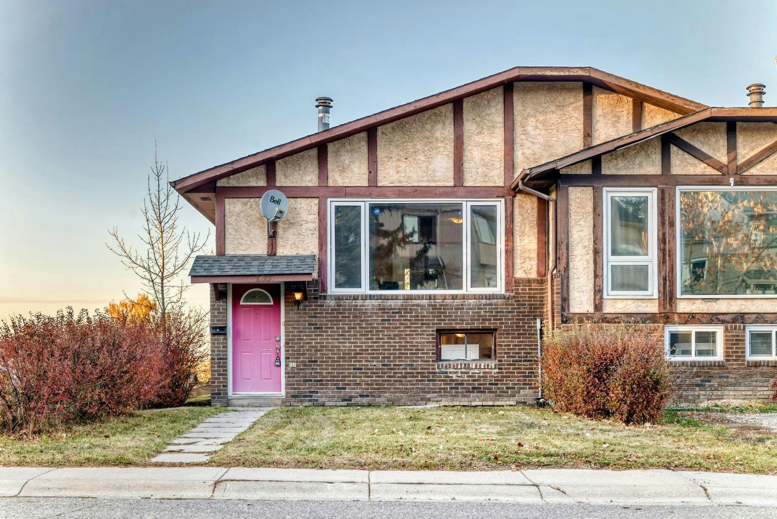 260 Berwick Drive NW, Calgary, AB, T3K 1P5