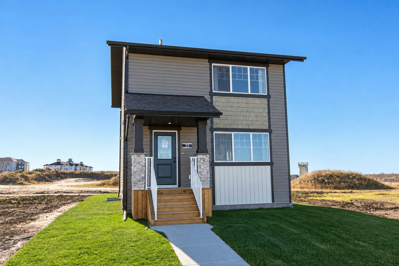 25 Beacon Hill Drive, Sylvan Lake, AB, T4S 0S9