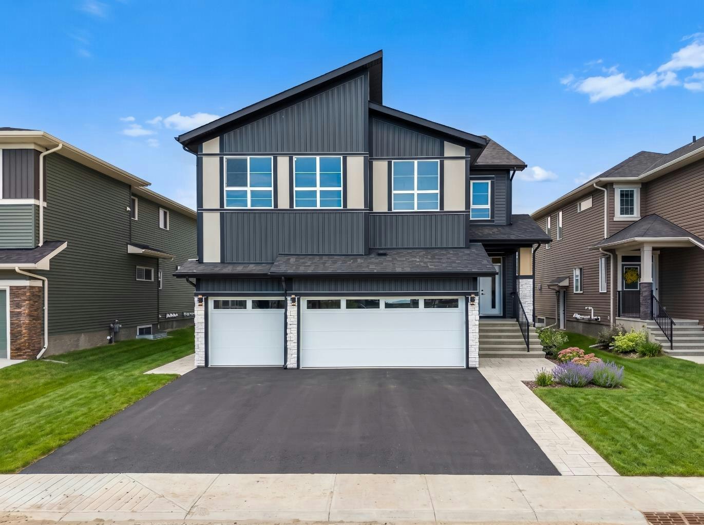 83 Dawson Wharf Mount, Chestermere, AB, T1X 2X6