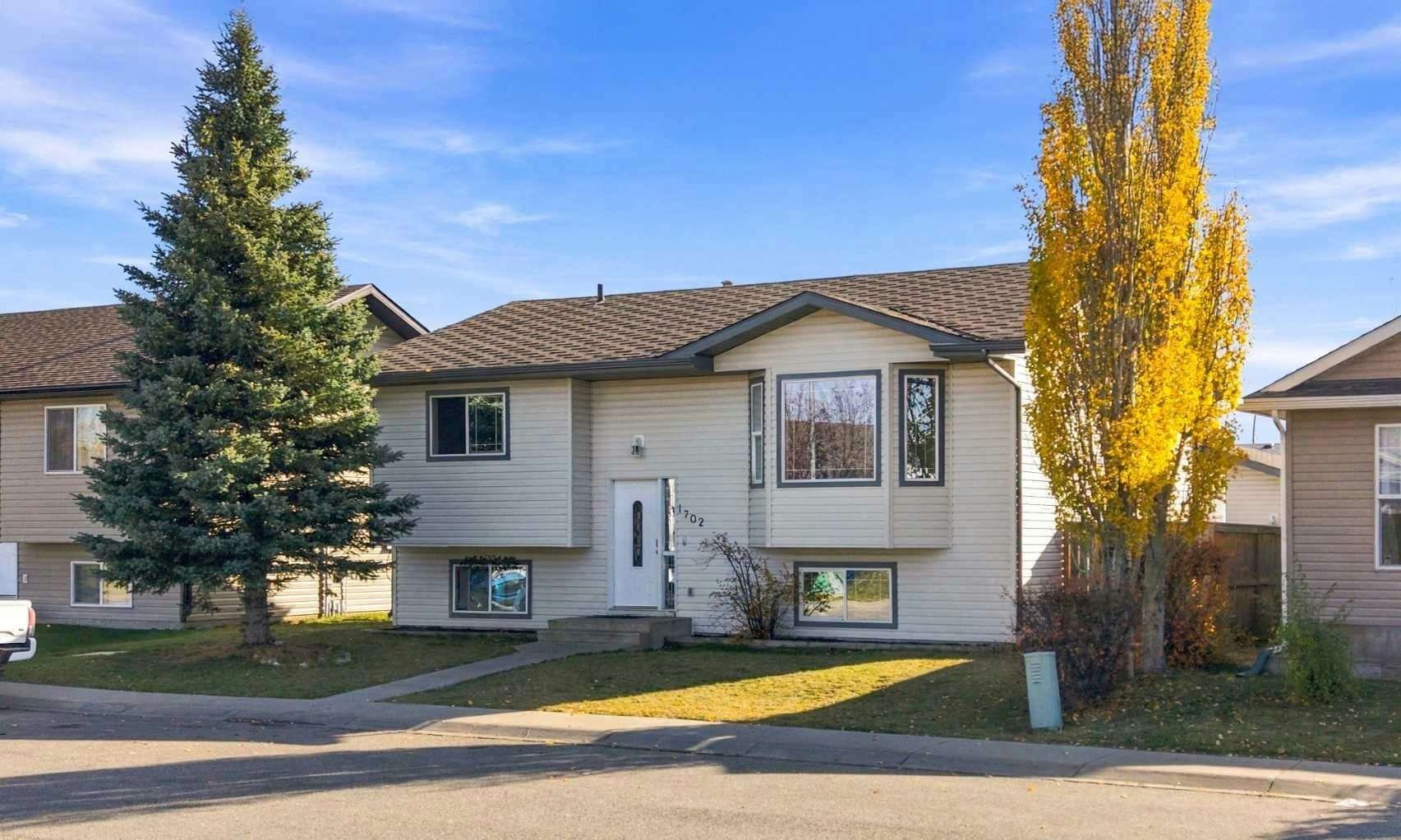 1702 Strathcona Place, Strathmore, AB, T1P 1T1