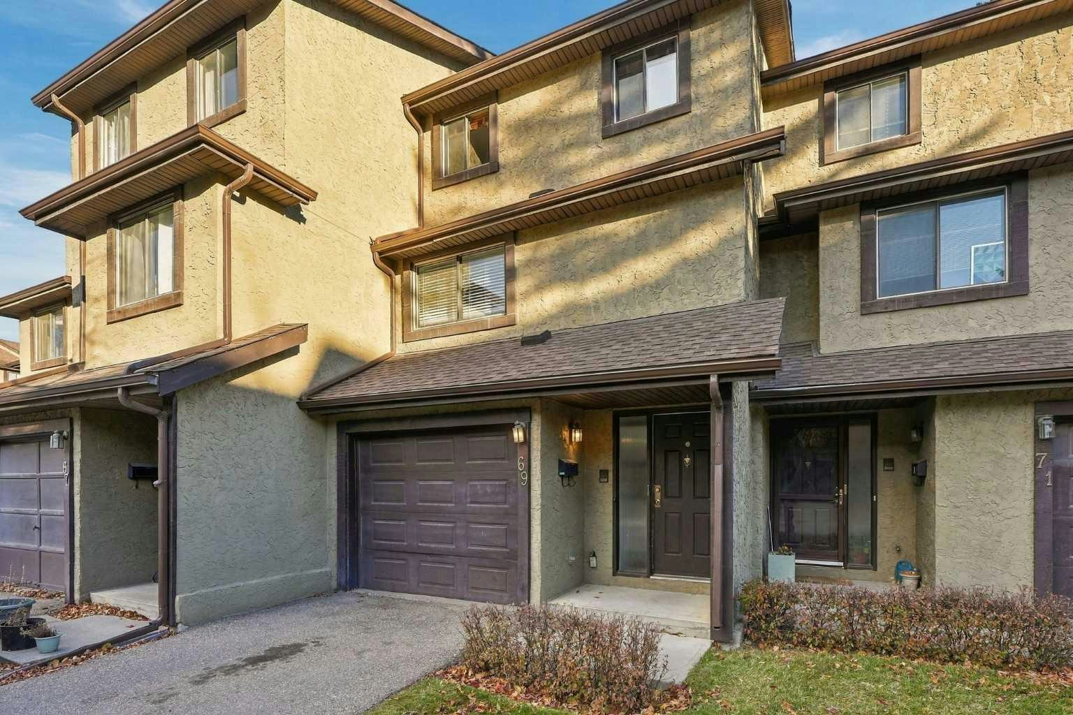 69 Glamis Gardens SW, Calgary, AB, T3E 6S4