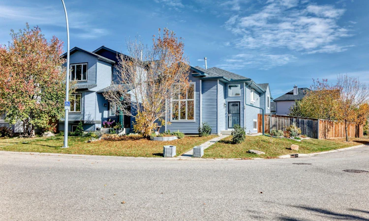 50 Coverton Close NE