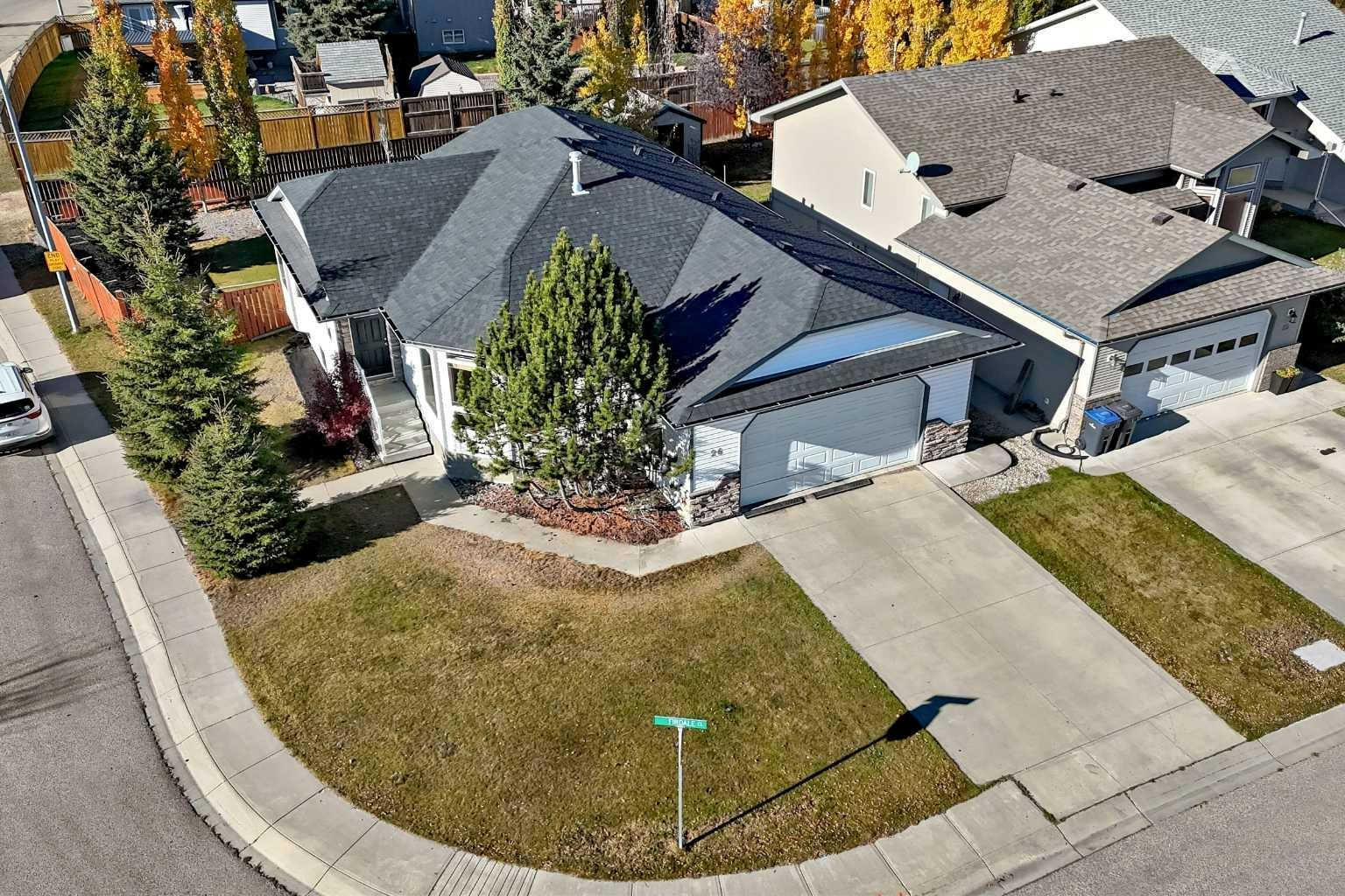 26 Firdale Close, Sylvan Lake, AB, T4S 2M1
