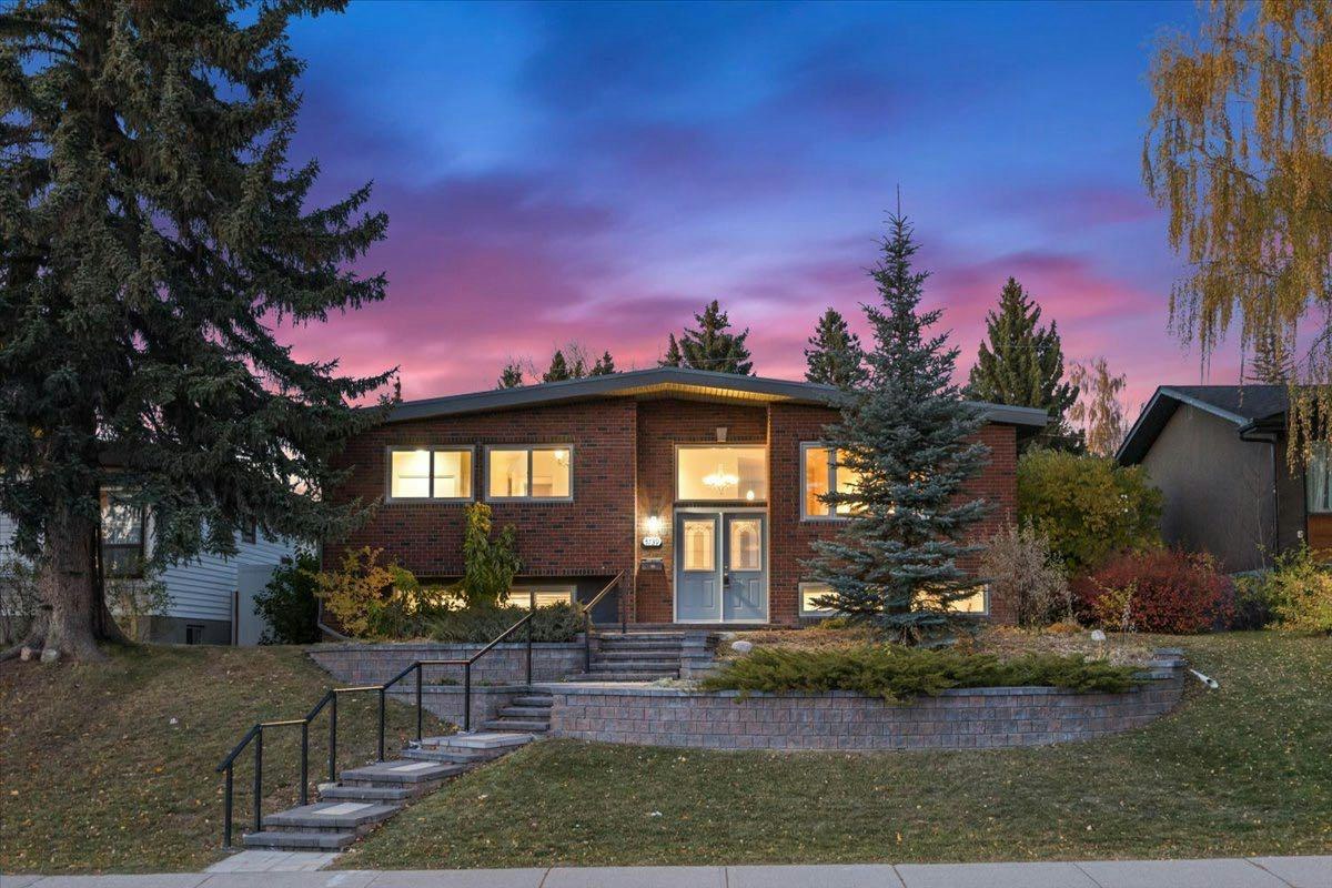 5739 Dalmead Crescent NW, Calgary, AB, T3A 1E7