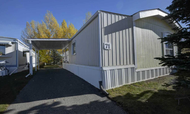 71-99 Arbour Lake Road NW