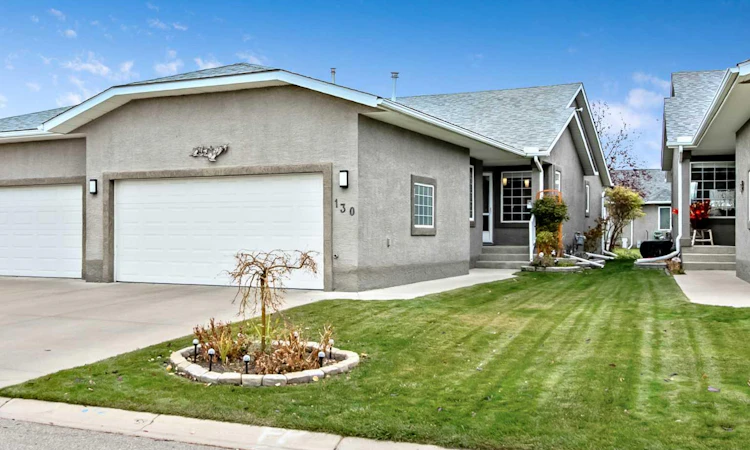 130 Riverside Crescent NW