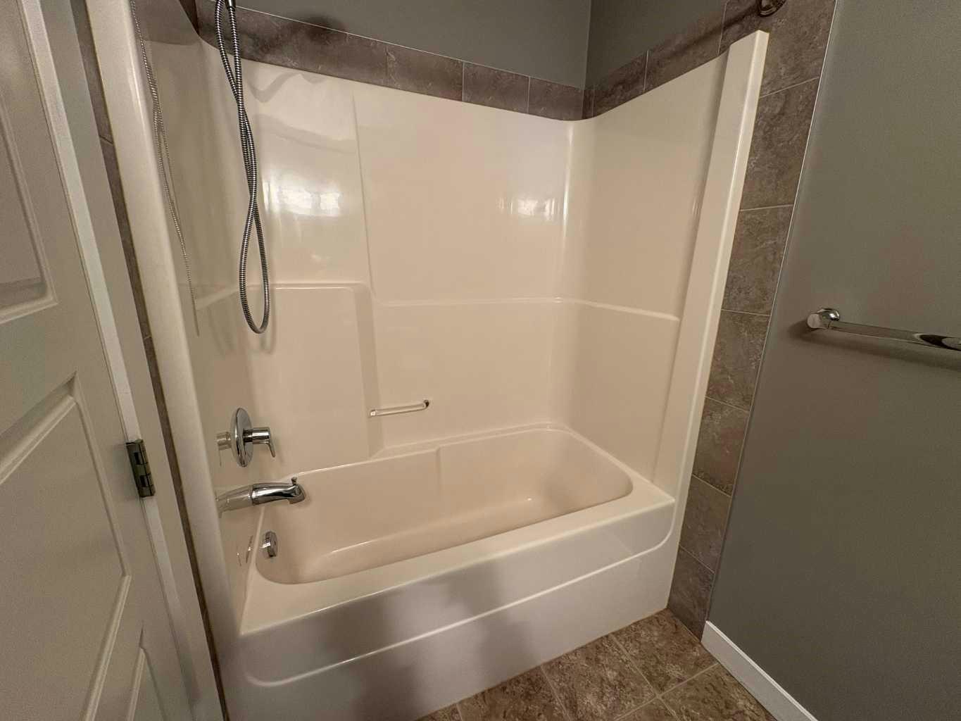 B(UP)-10138 85a Street, Grande Prairie, AB, T8X 0N7 - 7