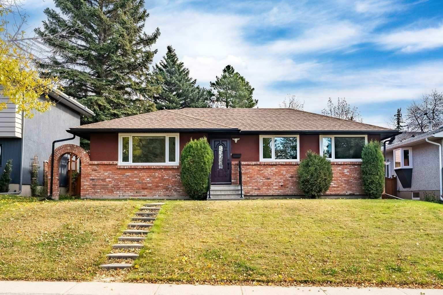 4824 Claret Street NW, Calgary, AB, T2L 1C1