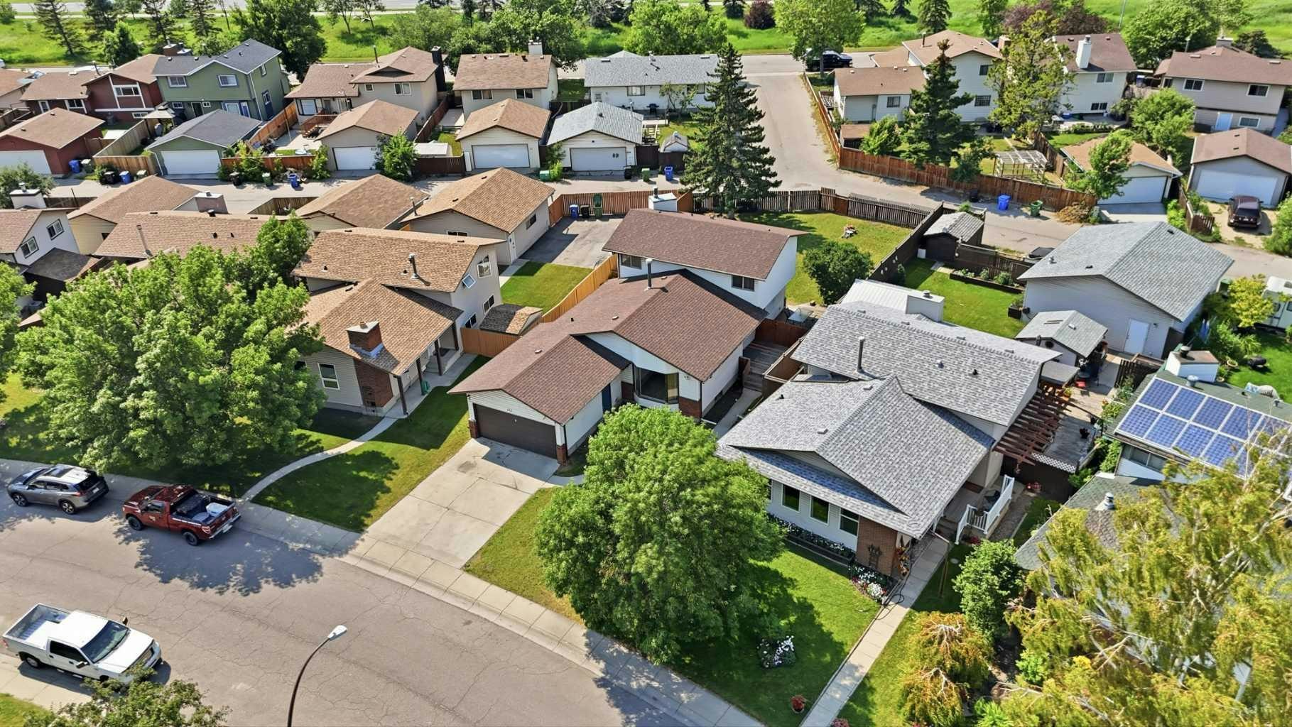 172 Templemont Drive NE, Calgary, AB, T1Y 4Z9