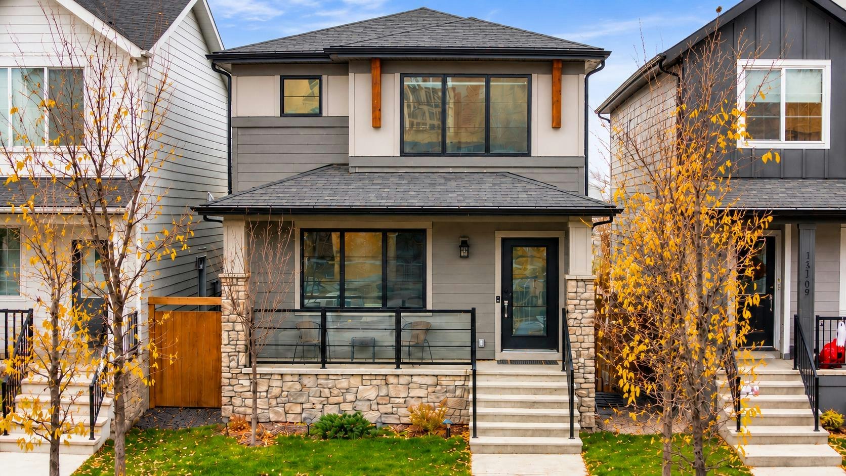 15113 37 Street SW, Calgary, AB, T2Y 0R7