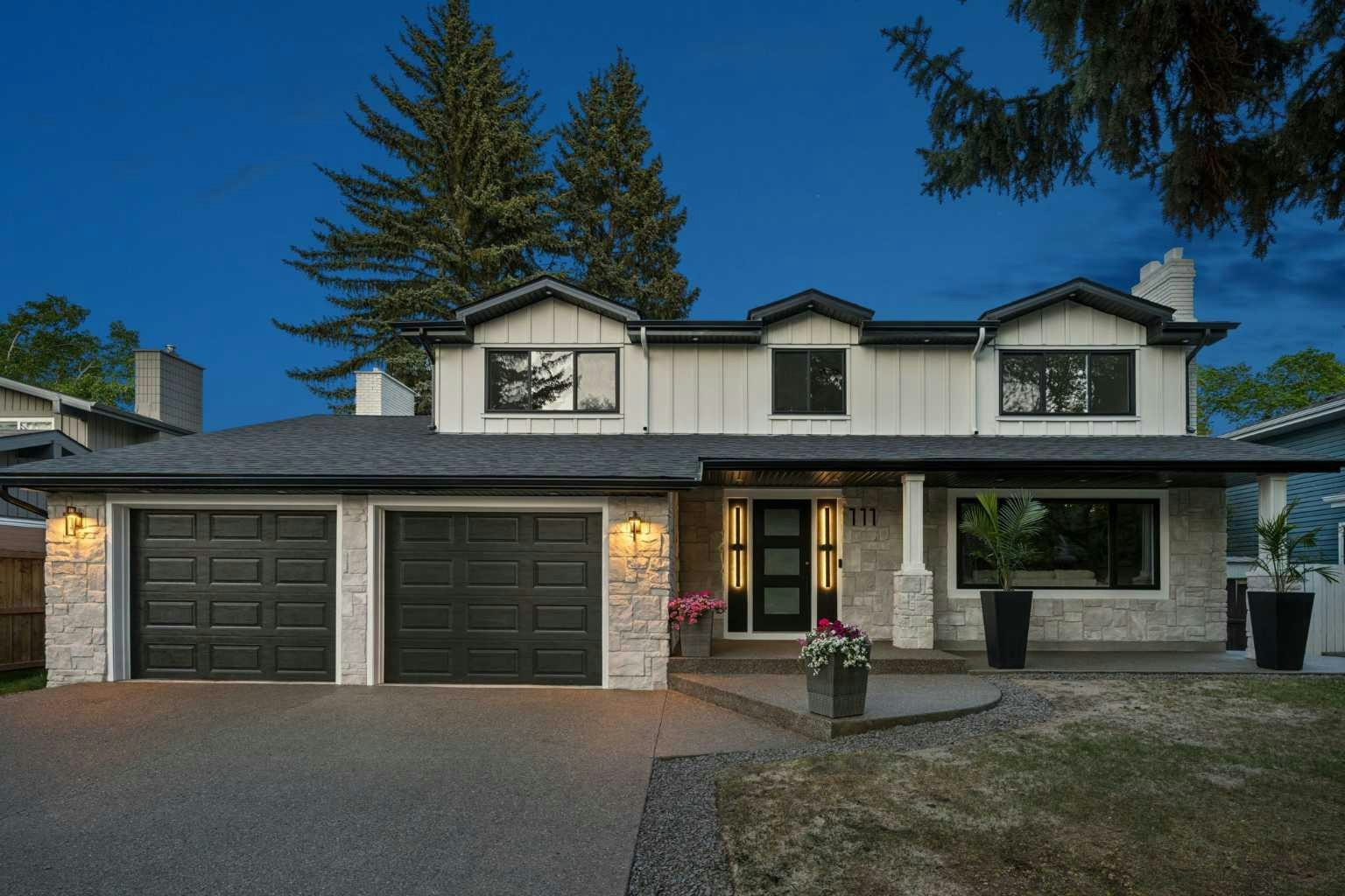 111 Canata Close SW, Calgary, AB, T2W 1P8