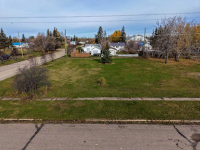 300 & 302 1 Avenue NE - 3