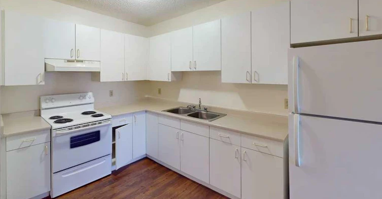 302-5117 44 Street, High Prairie, AB, T0G 1E0 - 2