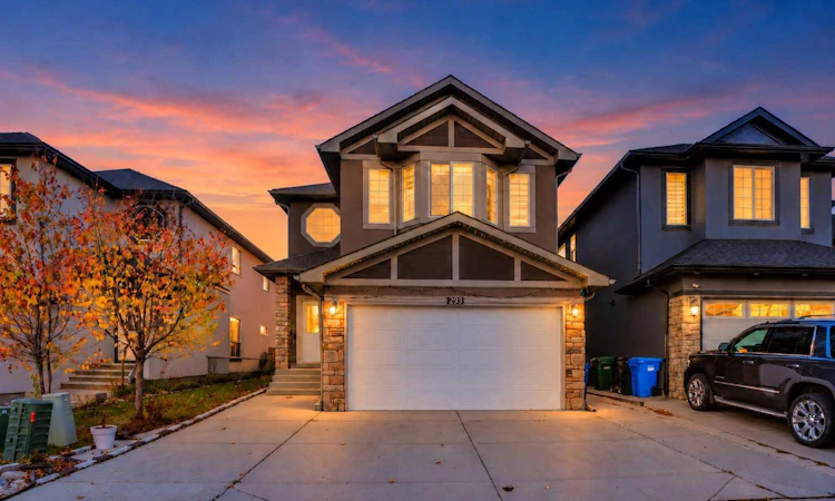 293 Saddlelake Drive NE