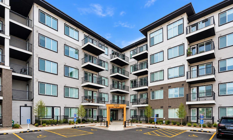 1218-395 Skyview Parkway NE