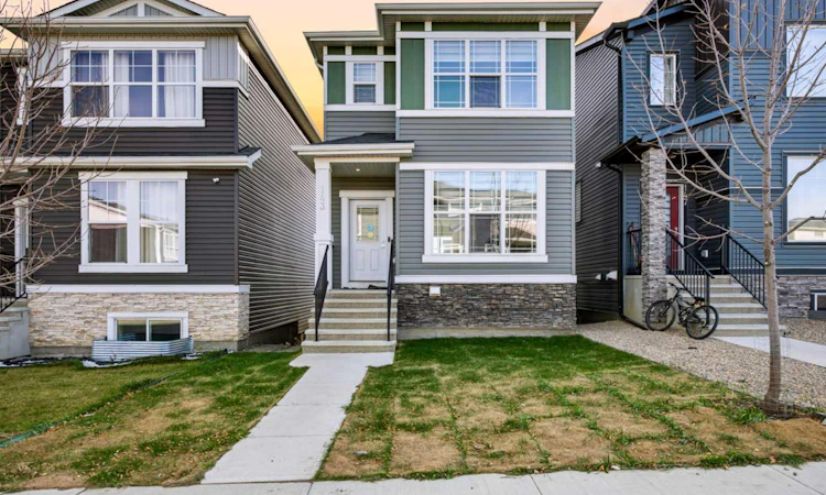 143 Amblefield Avenue NW