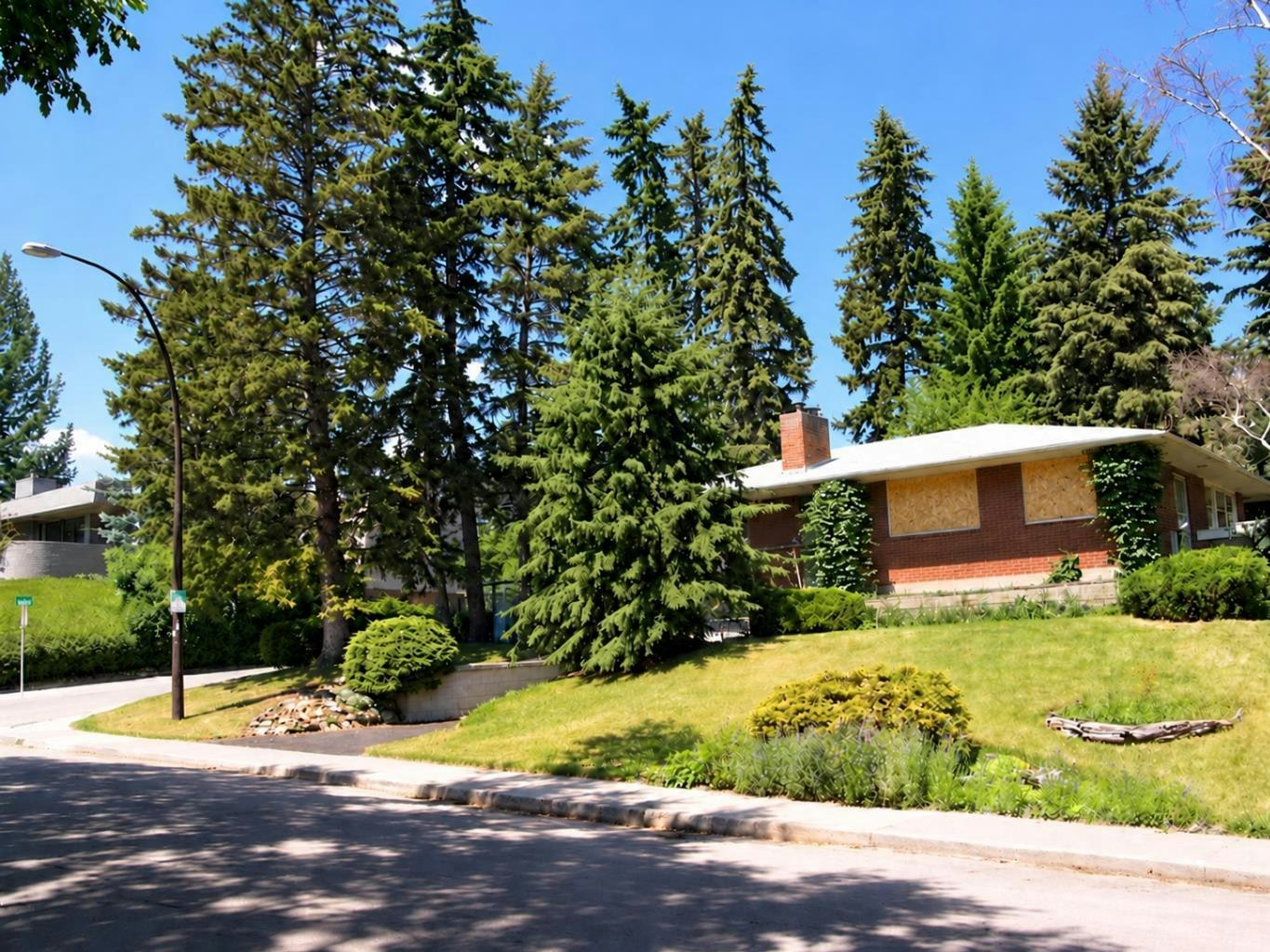 1616 11 Avenue NW, Calgary, AB, T2N 1G9