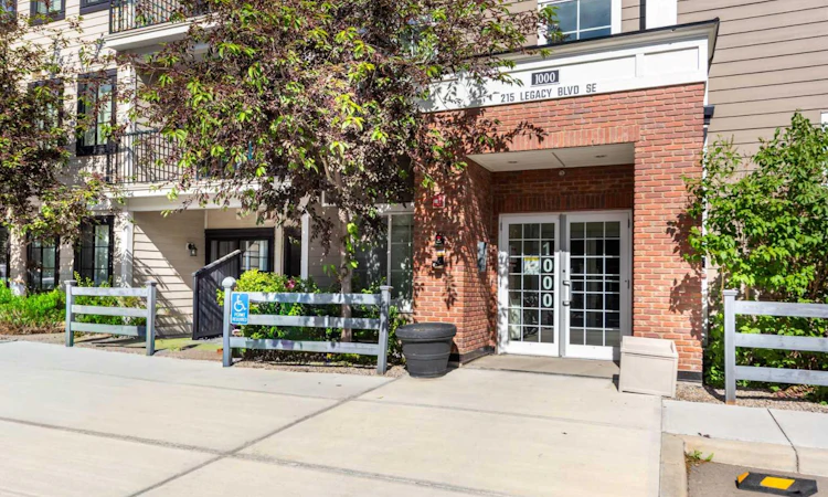 1407-215 Legacy Boulevard SE