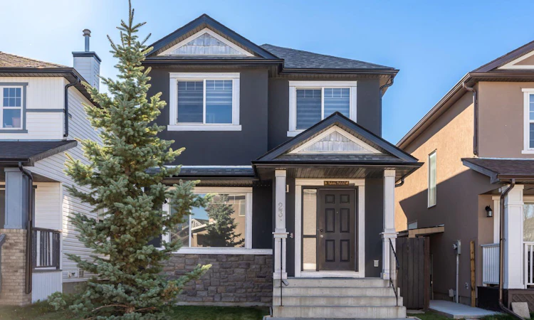 23 Saddlecrest Way NE