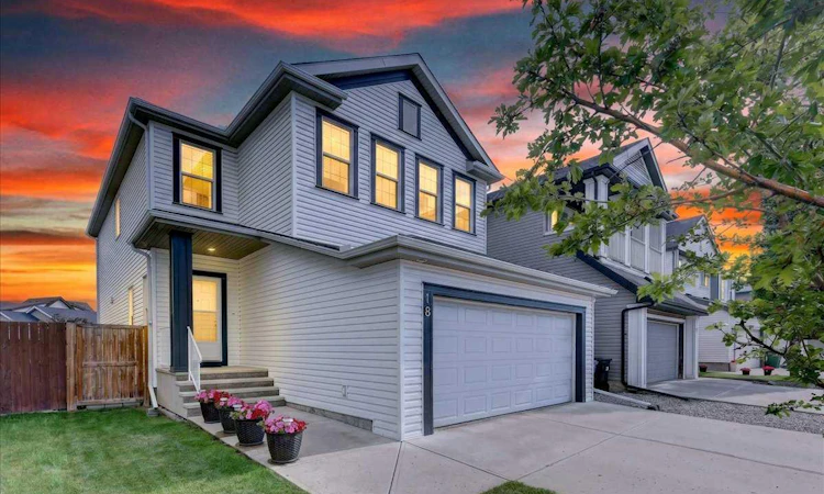 18 Copperstone Drive SE