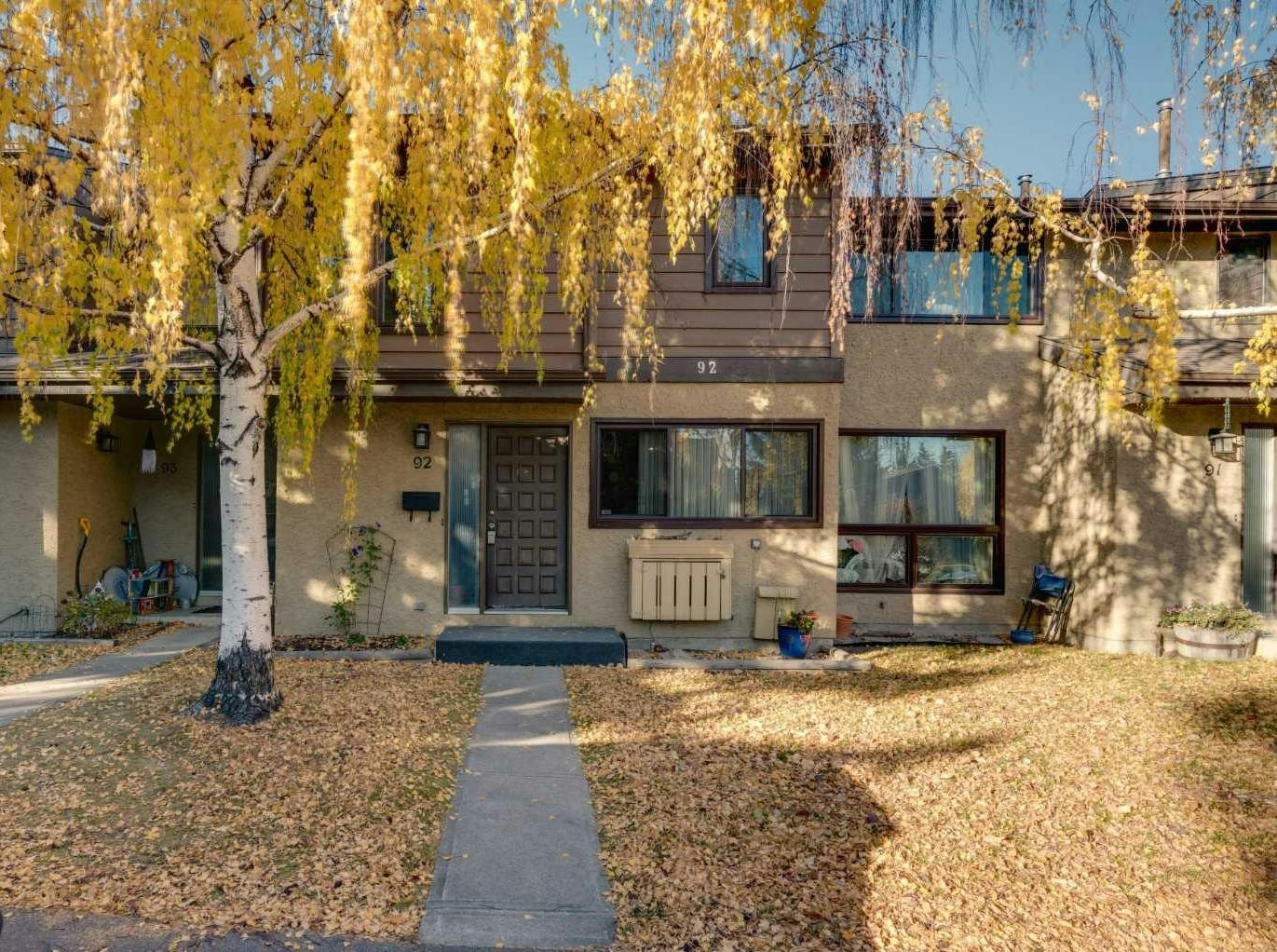 92-2300 Oakmoor Drive SW, Calgary, AB, T2V 4N7
