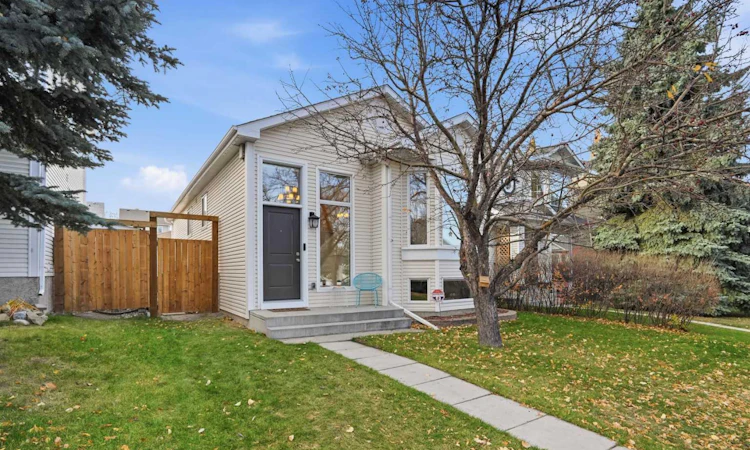 60 Hidden Green NW