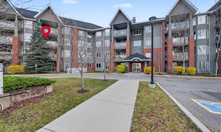 330-15 Everstone Drive SW