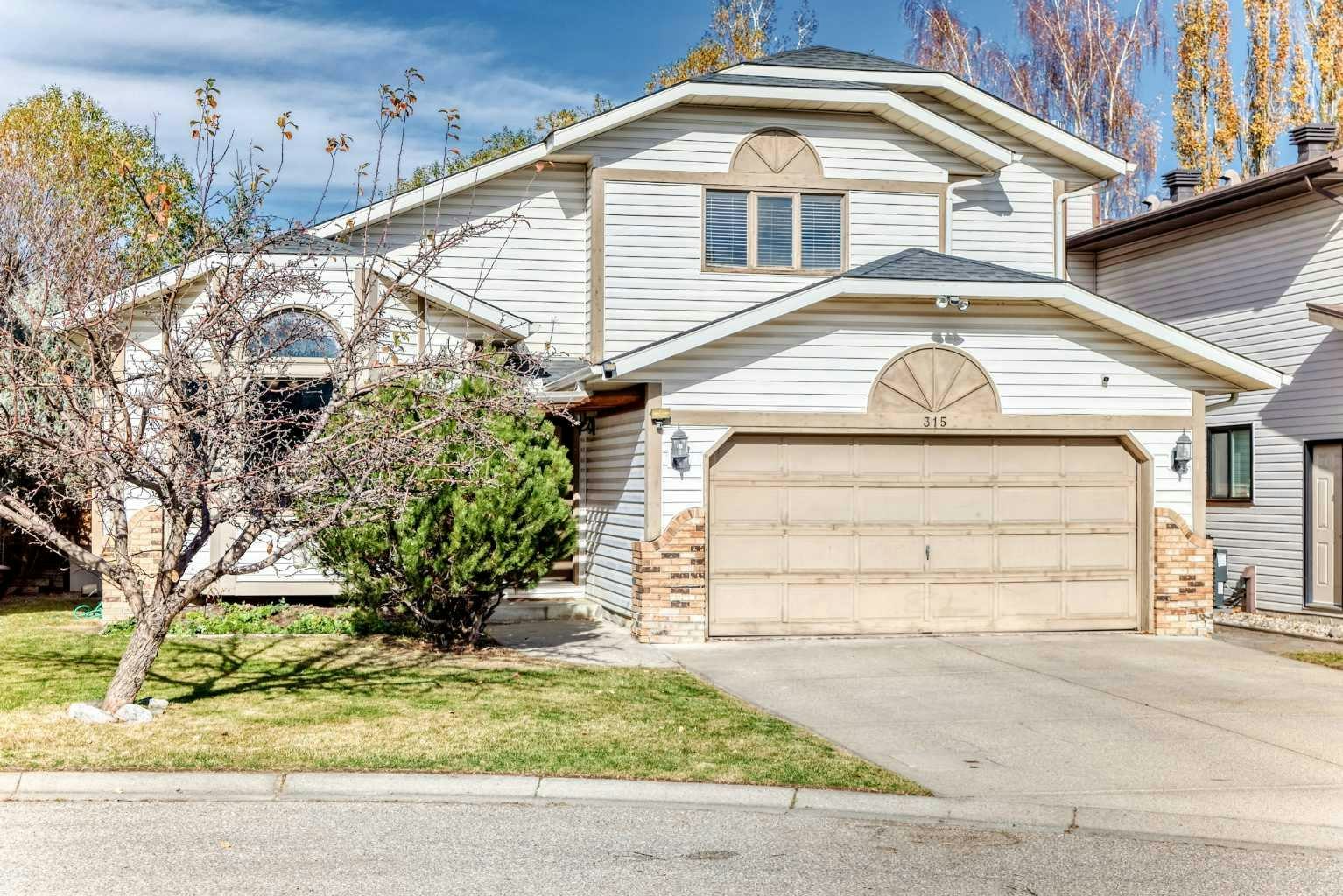 315 Wood Valley Bay SW, Calgary, AB, T2W 5Y5