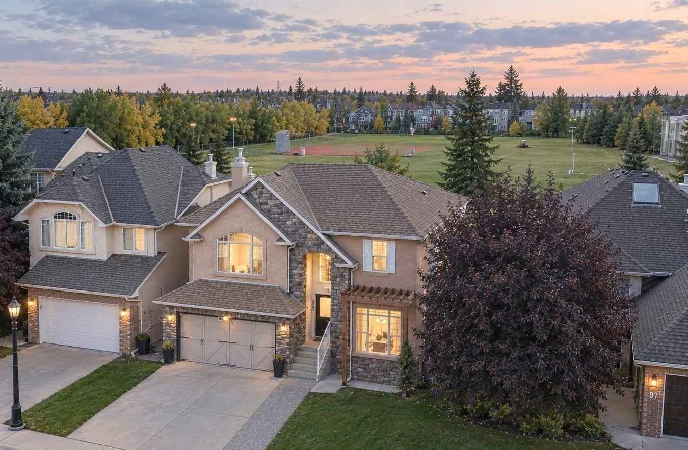 41 Strathlea Court SW, Calgary, AB, T3H 4T4