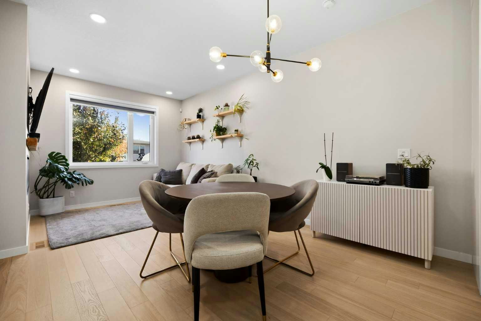 2127 12 Street NW, Calgary, AB, T2M 3M8